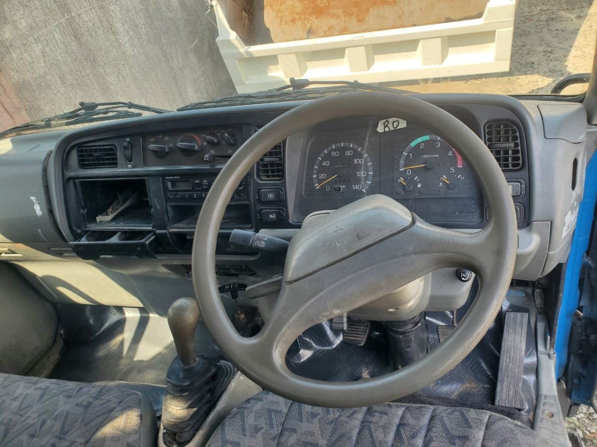 1998 Mitsubishi CANTER