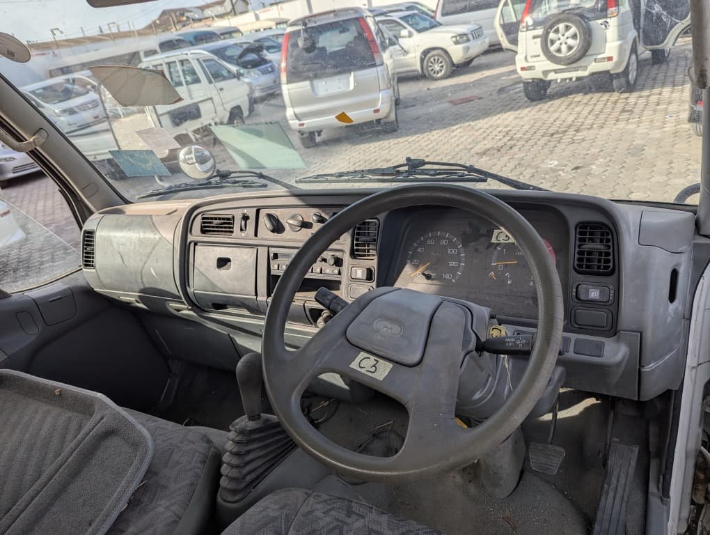 Truck image 13