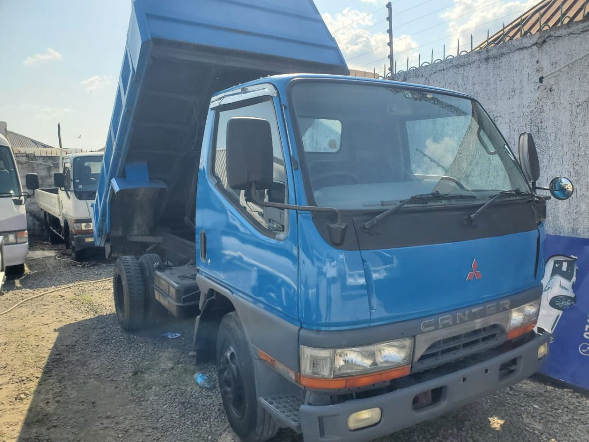 1998 Mitsubishi CANTER