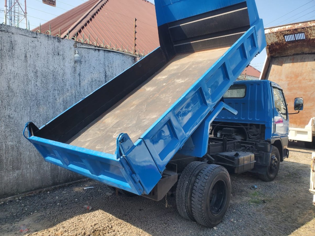 1998 Mitsubishi CANTER