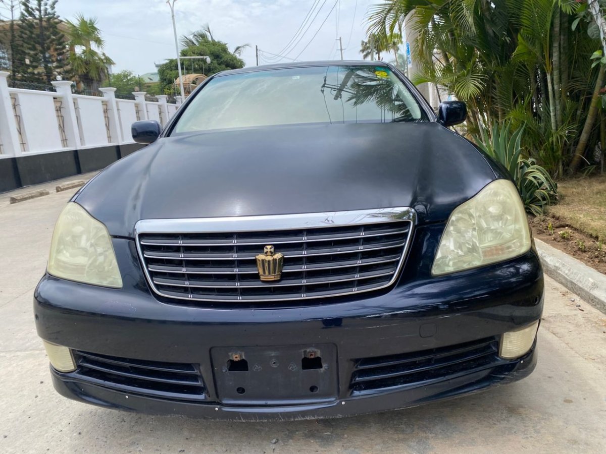 2004 Toyota Crown Petrol