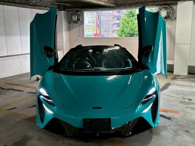 2024 McLaren Artura