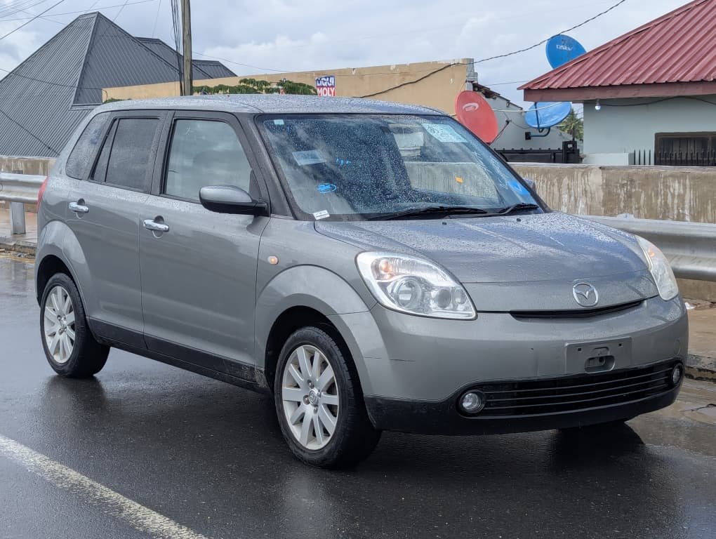 2008 Mazda Verisa