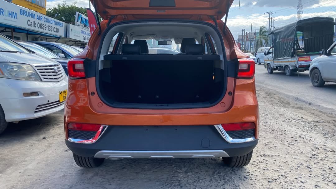 2025 MG MG5
