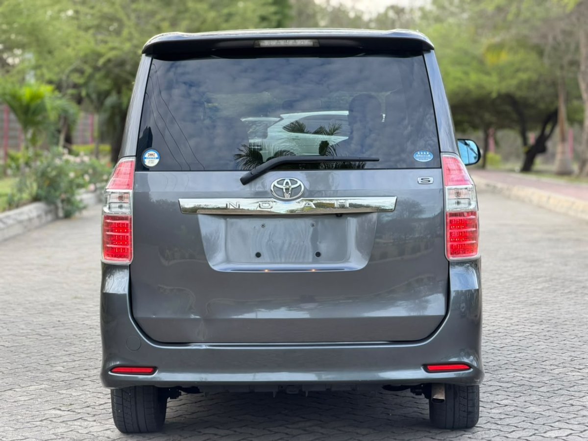 2008 Toyota Noah