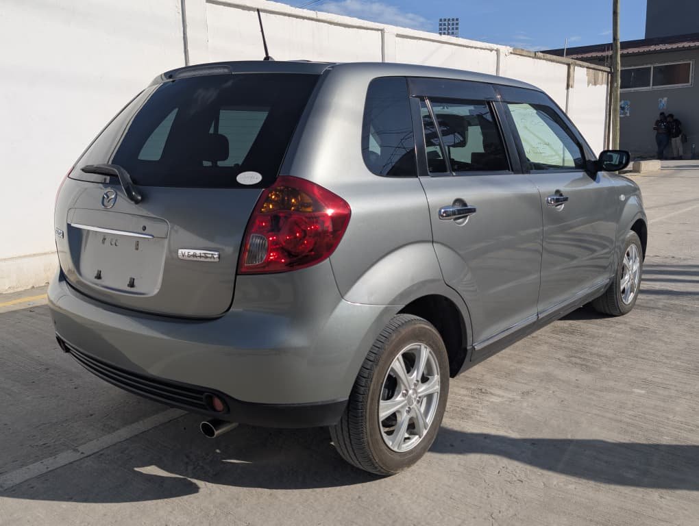 2005 Mazda Verisa