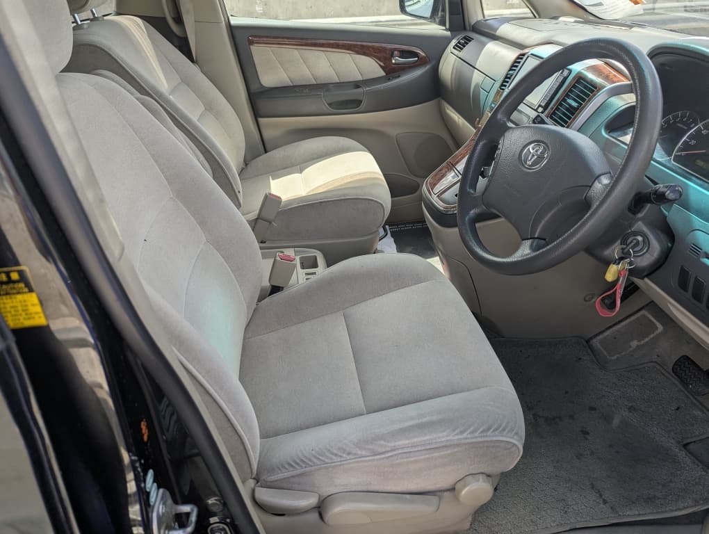 2004 Toyota ALPHARD 