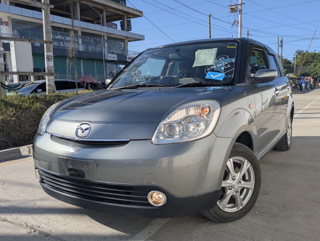 2005 Mazda Verisa