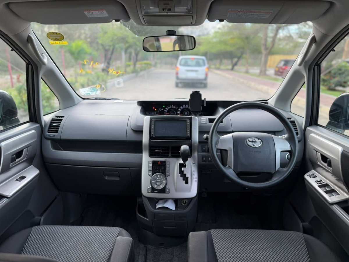 2008 Toyota Noah