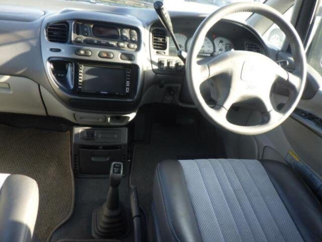 2004 Mitsubishi DELICA SPACE GEAR
