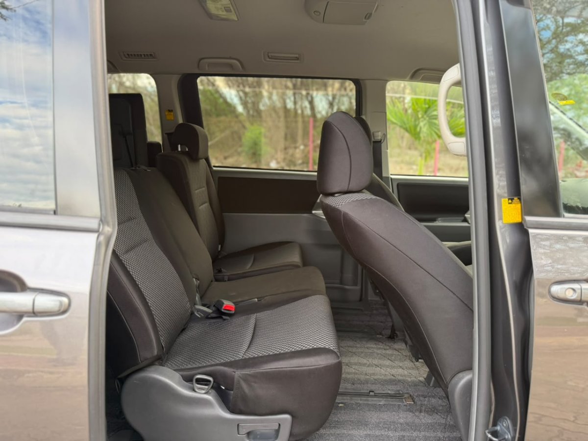 2008 Toyota Noah