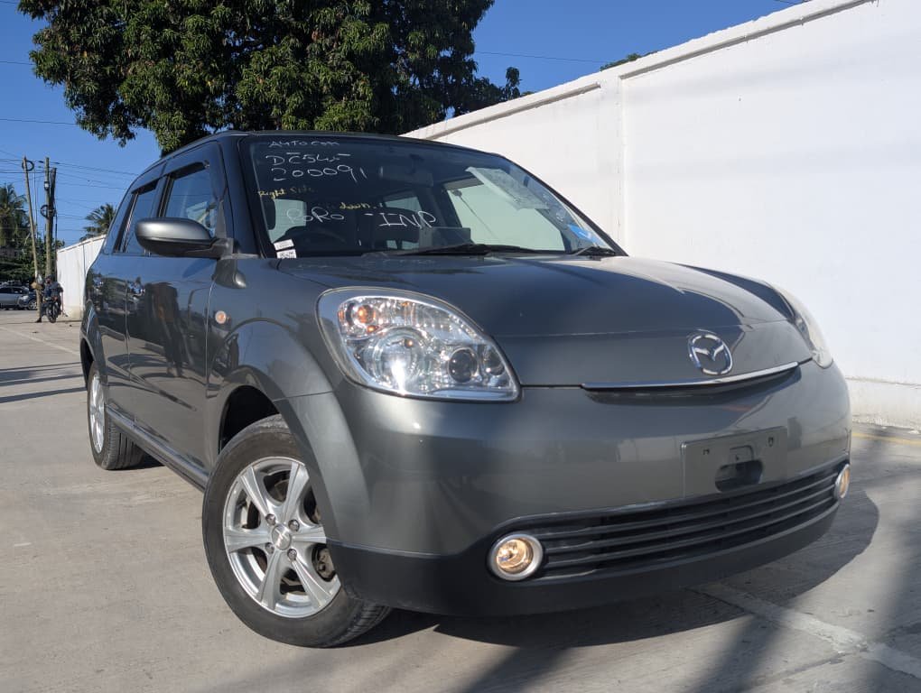 2005 Mazda Verisa