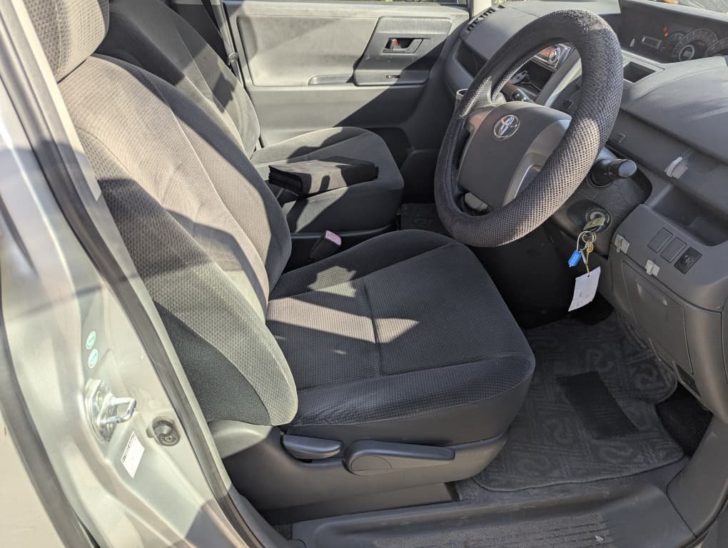 2008 Toyota Noah