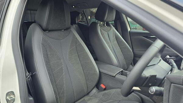 2026 DS Automobiles DS 4