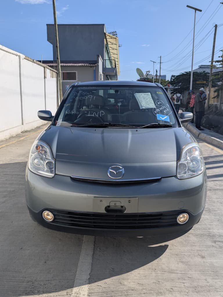 2005 Mazda Verisa