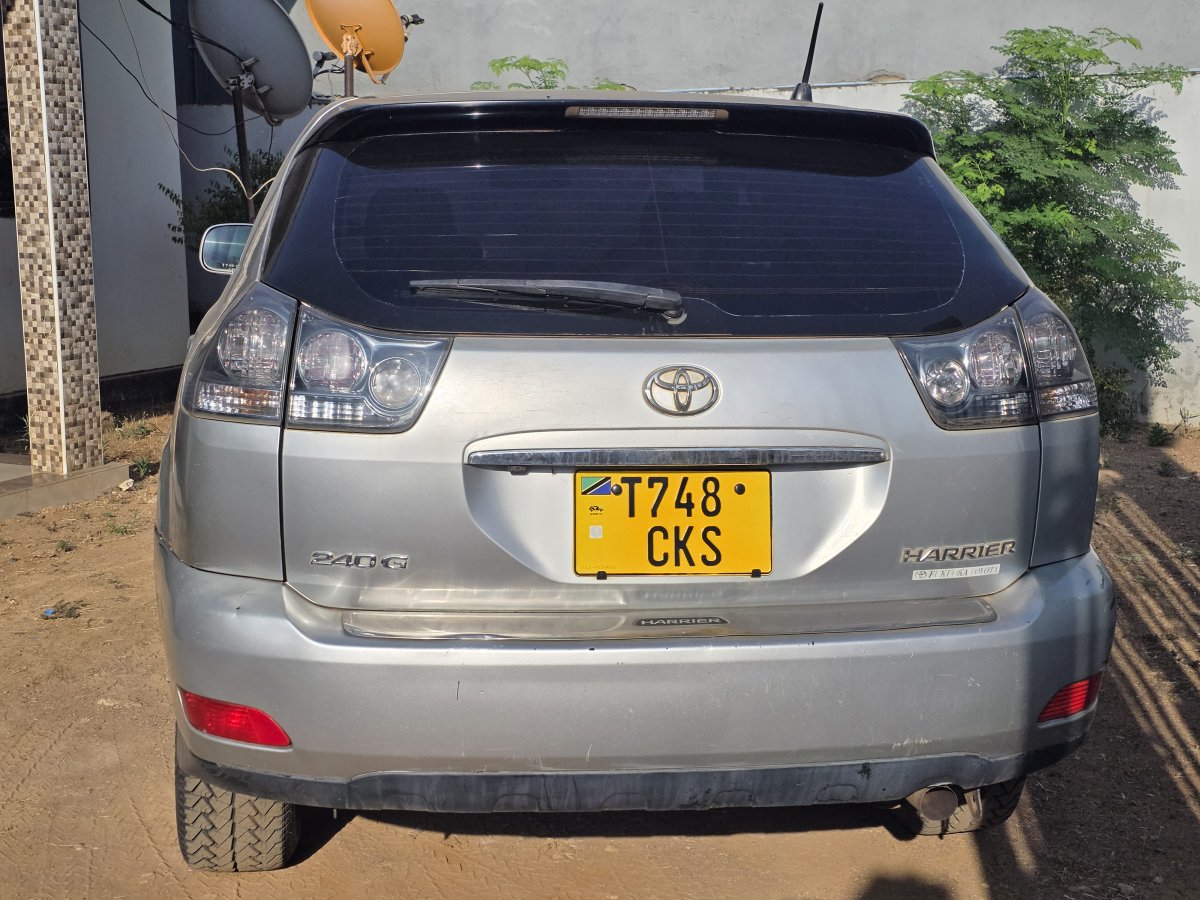 2005 Toyota HARRIER Petrol