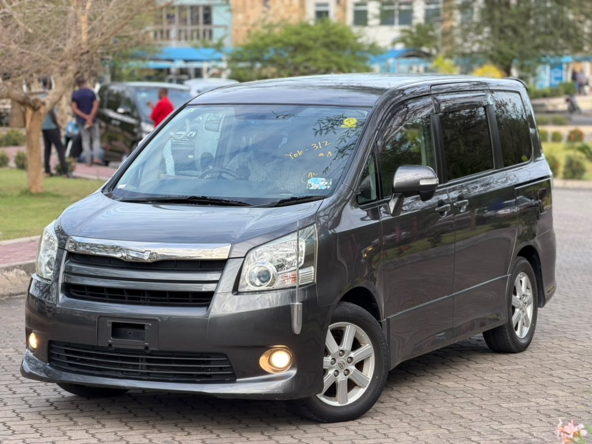 2008 Toyota Noah