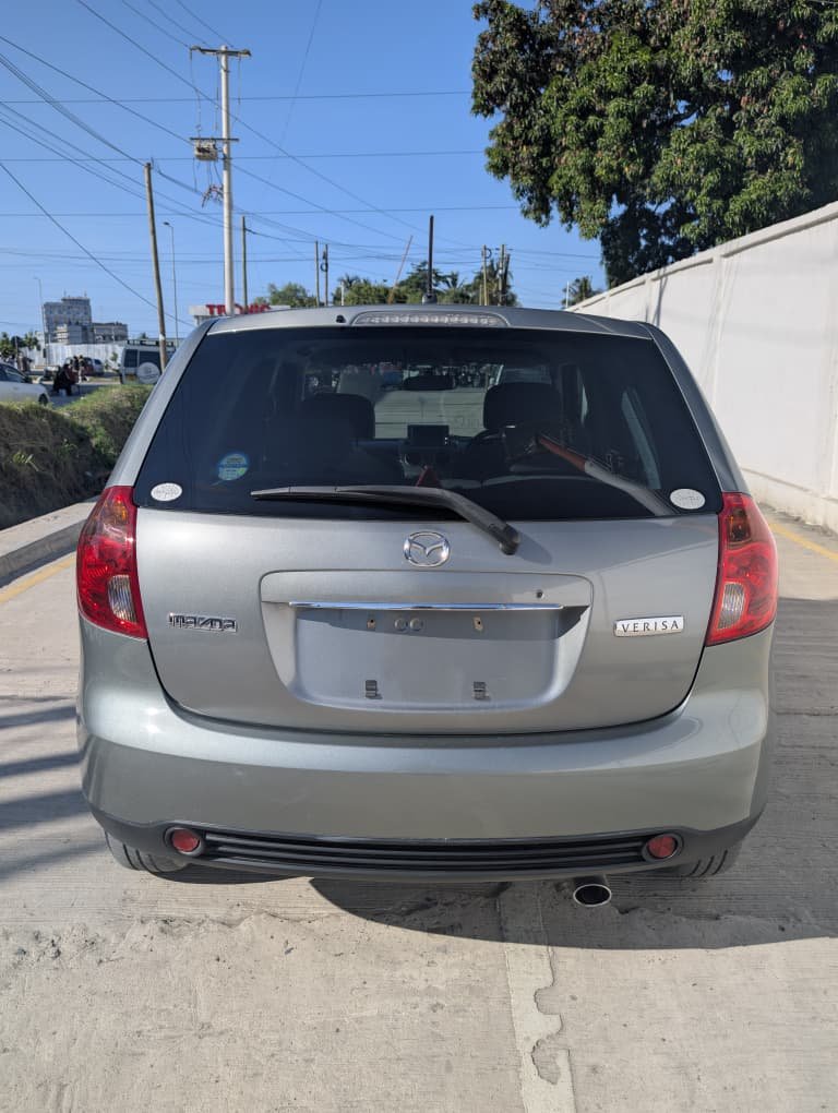 2005 Mazda Verisa