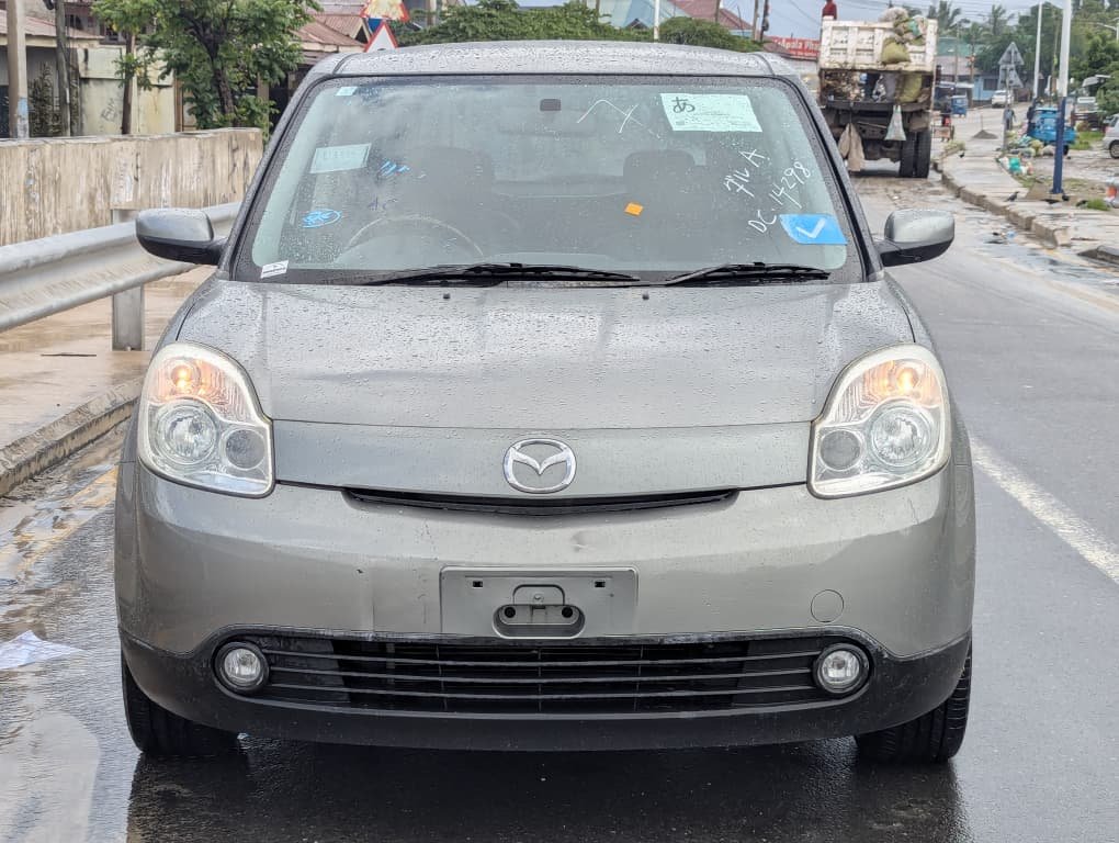 2008 Mazda Verisa