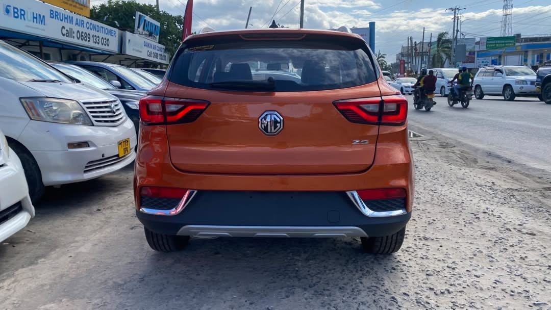 2025 MG MG5