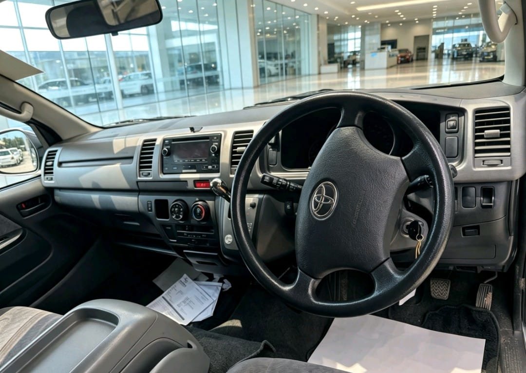 2010 Toyota HIACE VAN