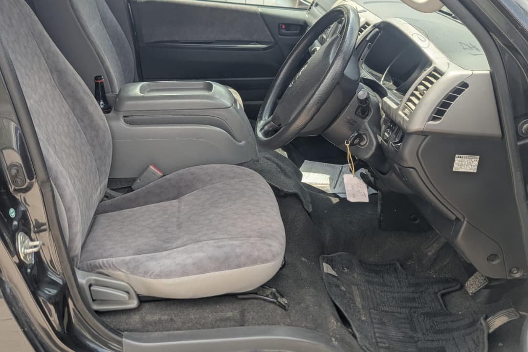 2010 Toyota HIACE VAN